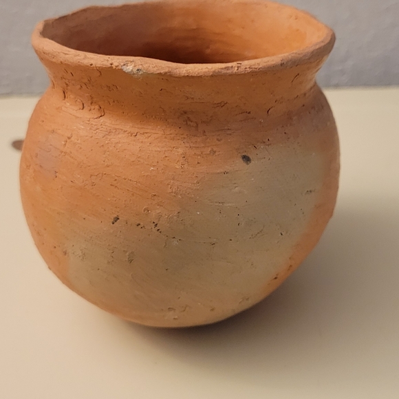 Artisan Pottery Handcrafted Molded Clay Pot Handpainted Eskimo Inuit - Picture 8 of 8